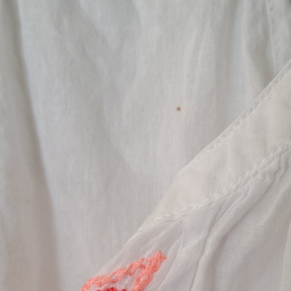 Embroidered bright tank blouse - Picture 6 of 7